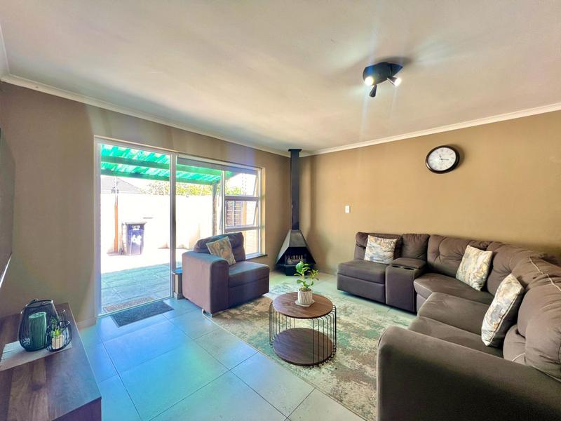 3 Bedroom Property for Sale in Heathfield Western Cape